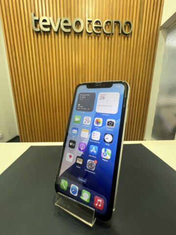 iPhone XR 64 GB